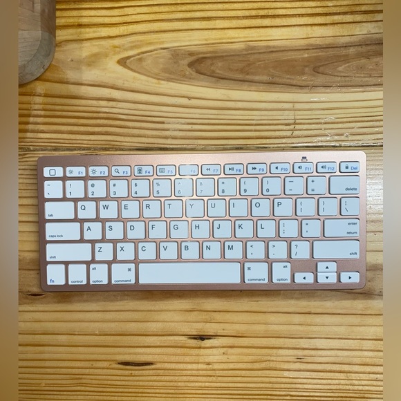 wireless keyboard - Picture 1 of 1